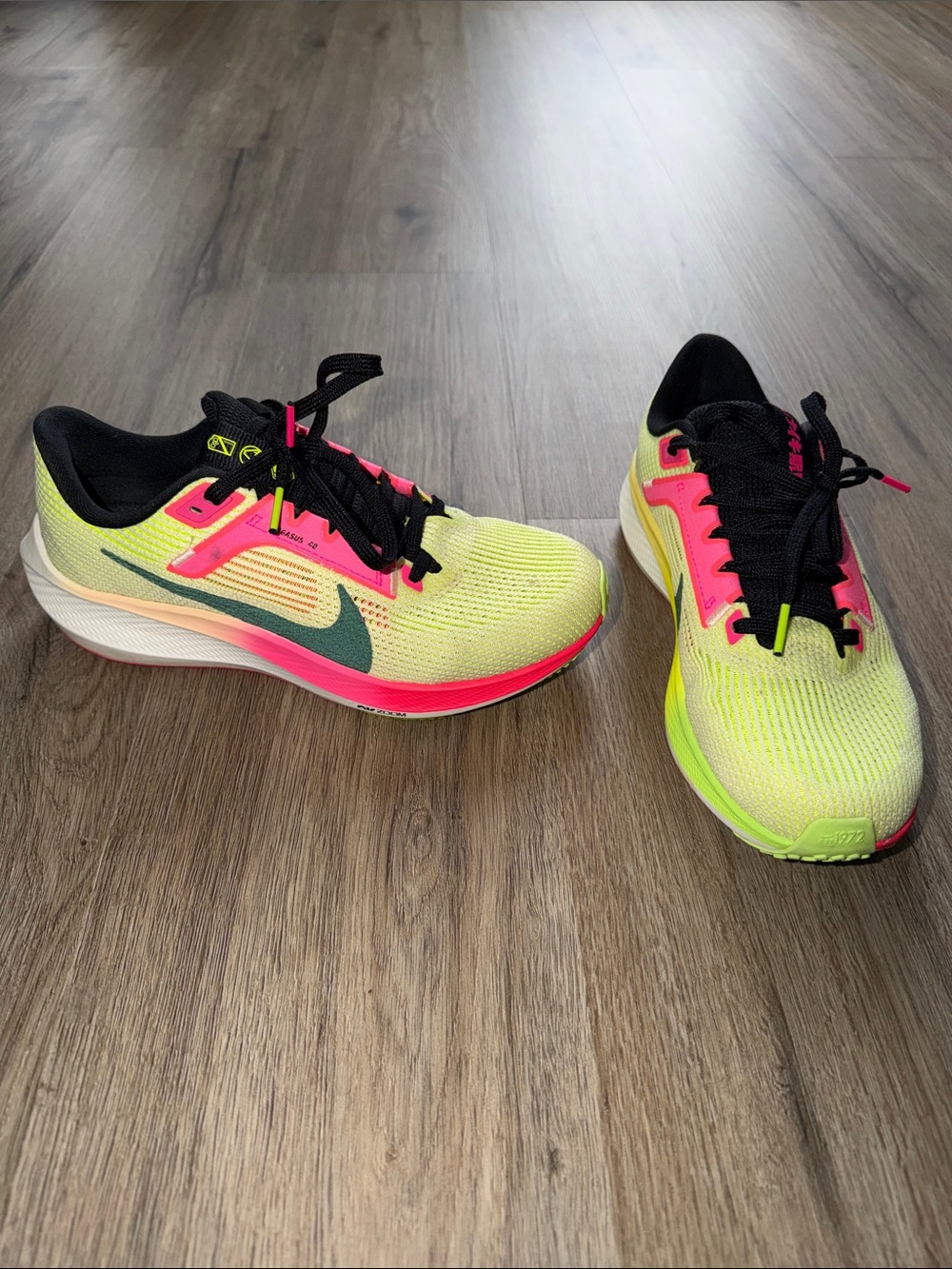 Nike Men’s Air Zoom Pegasus 40 Volt/Pink/Black/White Mesh FQ8111-331